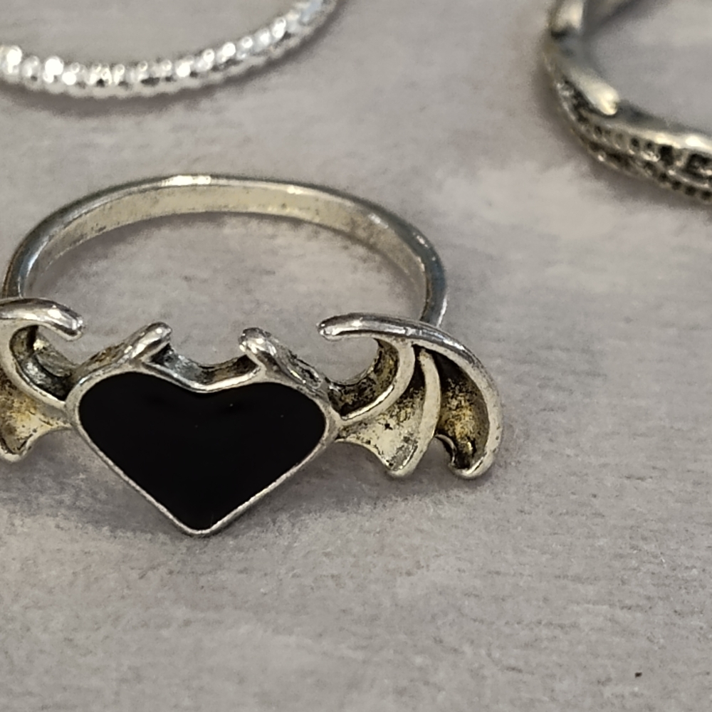 NEW! Vintage Bundle Of 7 Rings - Picture 3 of 7